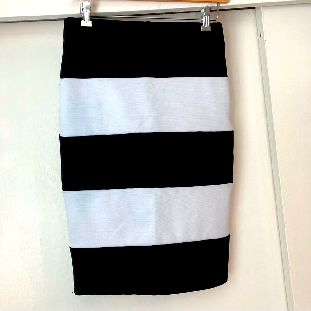 Forever 21 Black and White Large Striped Pencil Skirt